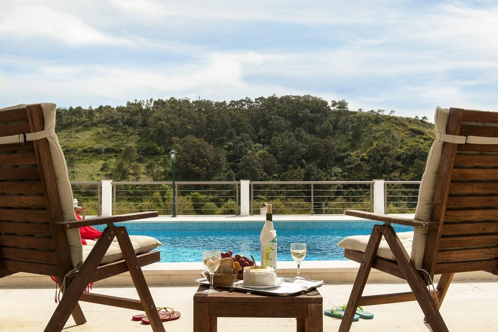 Beachouse - Surf, Bed & Breakfast Эрисейра Экстерьер фото