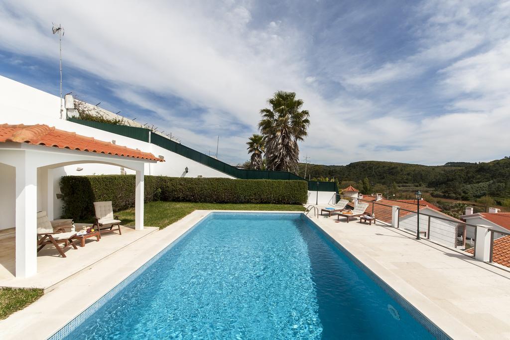 Beachouse - Surf, Bed & Breakfast Эрисейра Экстерьер фото