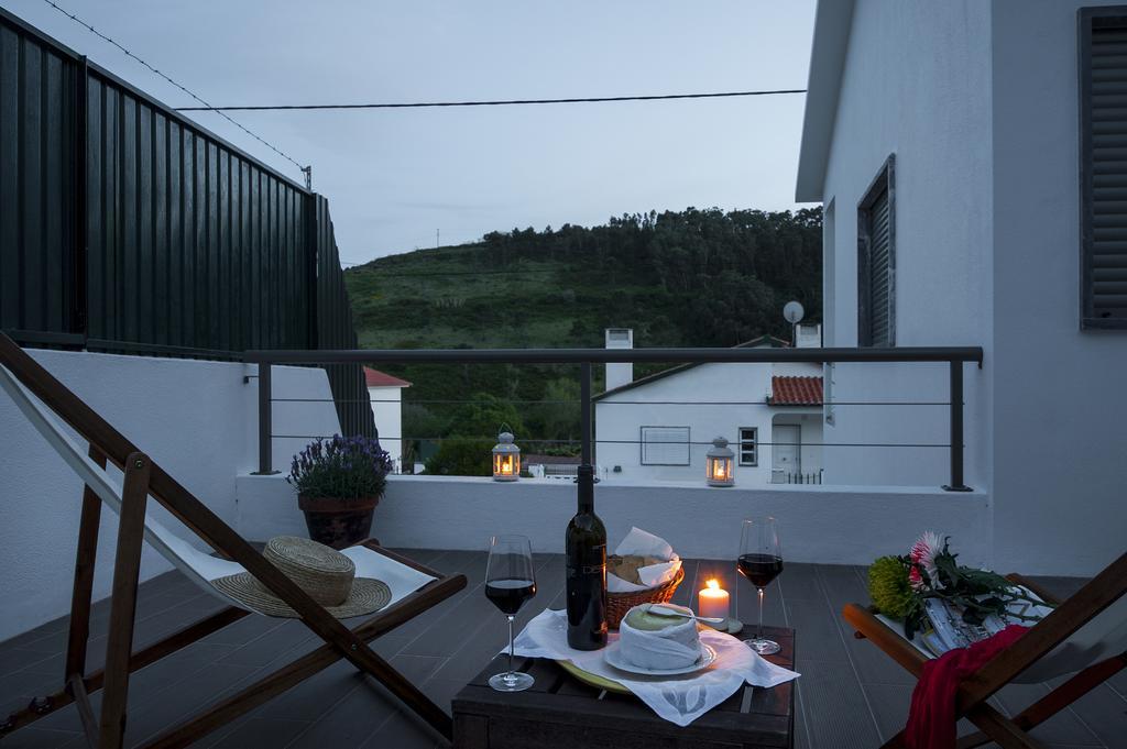 Beachouse - Surf, Bed & Breakfast Эрисейра Экстерьер фото