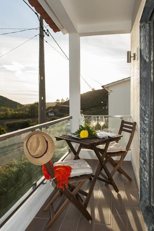 Beachouse - Surf, Bed & Breakfast Эрисейра Номер фото